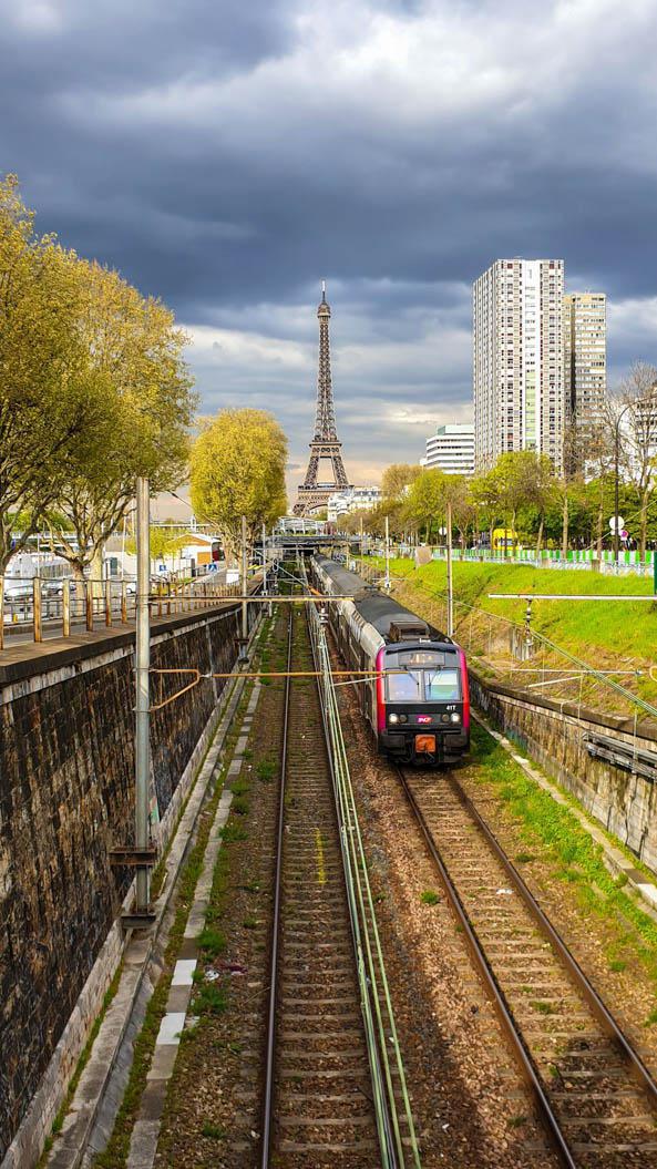 Photo title : Métro, boulot, dodo. Place : Paris, France